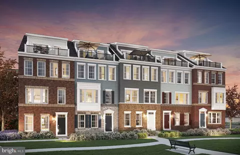 3942 Oak St, Fairfax, VA 22030