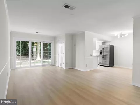 12000 Golf Ridge Ct #102, Fairfax, VA 22033