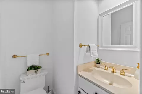 Bath - 1113 Kensington Rd, Mclean, VA 22101 photo 1 of 6