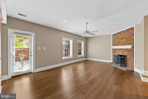 Living - 1113 Kensington Rd, Mclean, VA 22101 photo 2 of 3