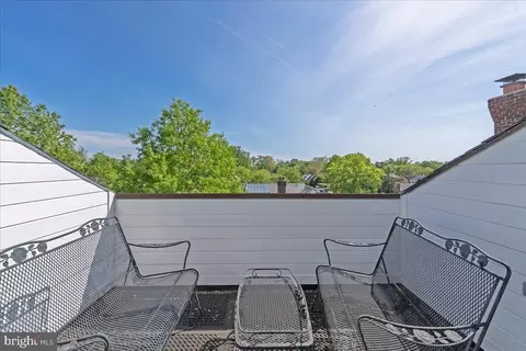 Exterior - 1113 Kensington Rd, Mclean, VA 22101 photo 2 of 4