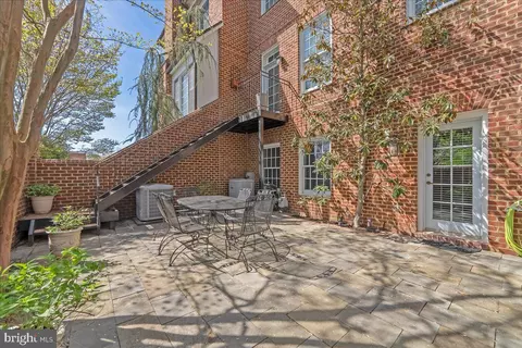 Exterior - 1113 Kensington Rd, Mclean, VA 22101 photo 4 of 4