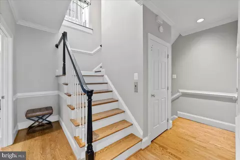 Entry Way - 1113 Kensington Rd, Mclean, VA 22101 photo 2 of 2