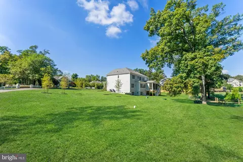 Exterior - 11632 Pine Tree Dr, Fairfax, VA 22033 photo 5 of 13