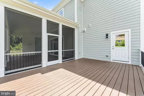 Exterior - 11632 Pine Tree Dr, Fairfax, VA 22033 photo 11 of 13