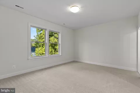 Bedroom - 11632 Pine Tree Dr, Fairfax, VA 22033 photo 6 of 9