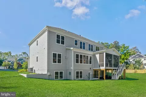 Exterior - 11632 Pine Tree Dr, Fairfax, VA 22033 photo 7 of 13