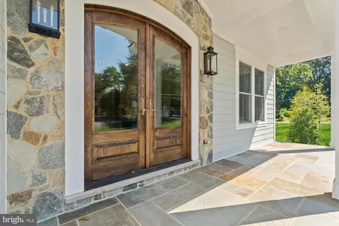 Exterior - 11632 Pine Tree Dr, Fairfax, VA 22033 photo 8 of 13