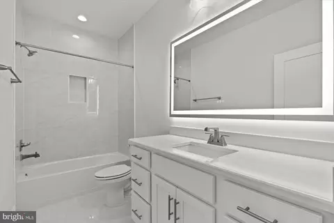Bath - 11632 Pine Tree Dr, Fairfax, VA 22033 photo 6 of 9