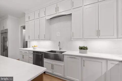 Kitchen - 11632 Pine Tree Dr, Fairfax, VA 22033 photo 4 of 4