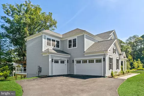 Exterior - 11632 Pine Tree Dr, Fairfax, VA 22033 photo 2 of 13
