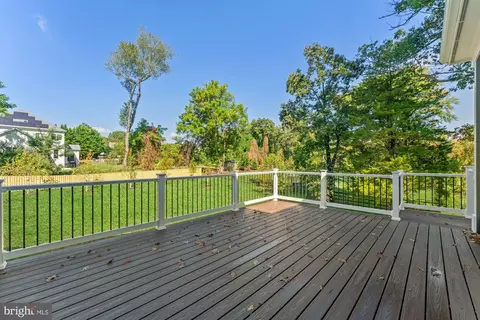Exterior - 11632 Pine Tree Dr, Fairfax, VA 22033 photo 12 of 13
