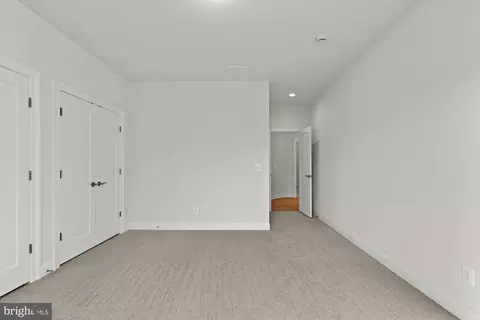 Bedroom - 11632 Pine Tree Dr, Fairfax, VA 22033 photo 5 of 9