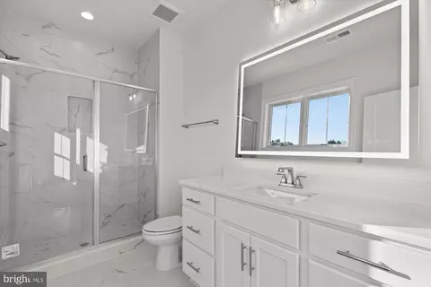 Bath - 11632 Pine Tree Dr, Fairfax, VA 22033 photo 8 of 9