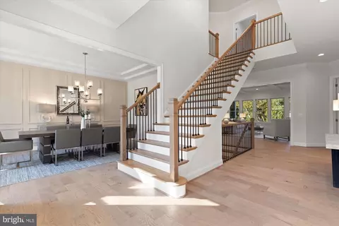 Entry Way - 11632 Pine Tree Dr, Fairfax, VA 22033 photo 3 of 11