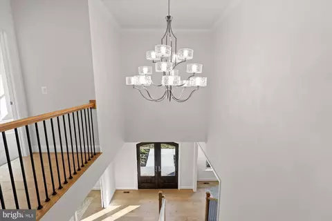 Entry Way - 11632 Pine Tree Dr, Fairfax, VA 22033 photo 10 of 11