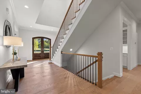 Entry Way - 11632 Pine Tree Dr, Fairfax, VA 22033 photo 9 of 11