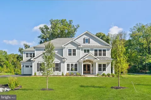 Exterior - 11632 Pine Tree Dr, Fairfax, VA 22033 photo 13 of 13
