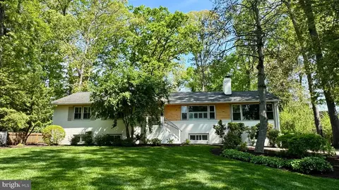 8902 Southwick St, Fairfax, VA 22031