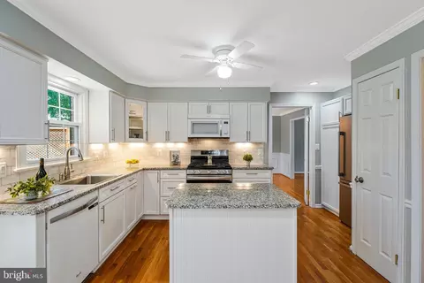 1204 Pine Hill Rd, Mclean, VA 22101 photo 12