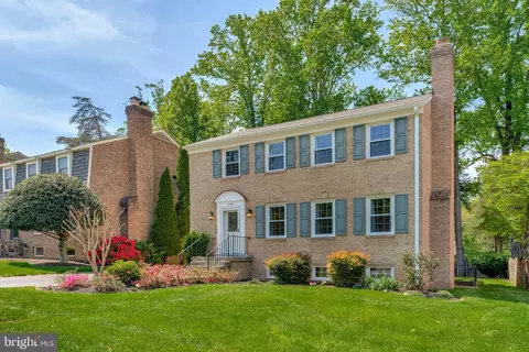 1204 Pine Hill Rd, Mclean, VA 22101