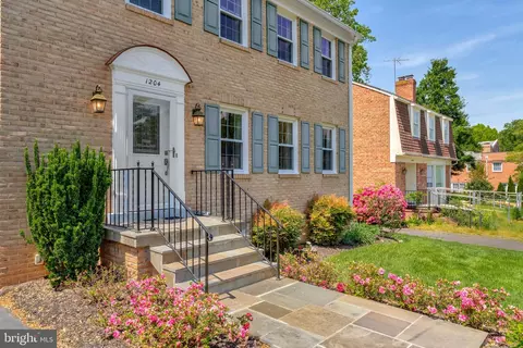 1204 Pine Hill Rd, Mclean, VA 22101 photo 2