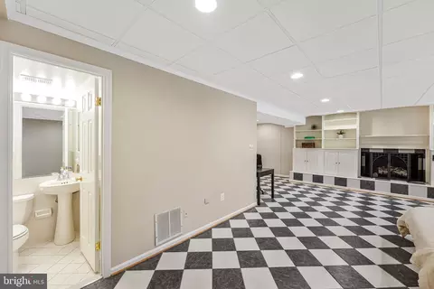 1204 Pine Hill Rd, Mclean, VA 22101 photo 23