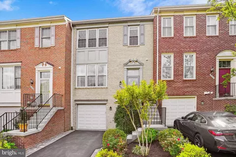 7436 Collins Meade, Kingstowne, VA 22315