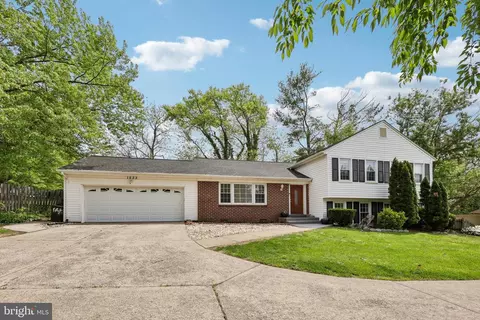 1533 Malvern Hill Pl, Herndon, VA 20170