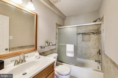 8017 Revenna Ln, Springfield, VA 22153 photo 14
