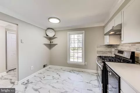 8017 Revenna Ln, Springfield, VA 22153 photo 9