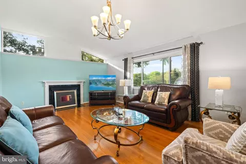 6821 Old Chesterbrook Rd, Mclean, VA 22101 photo 5