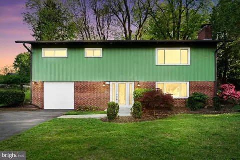 6821 Old Chesterbrook Rd, Mclean, VA 22101