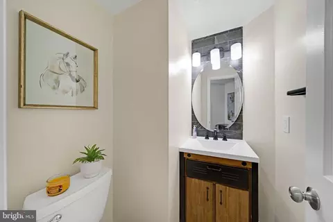 Bath - 9120 Galbreth Ct, Springfield, VA 22153 photo 1 of 4
