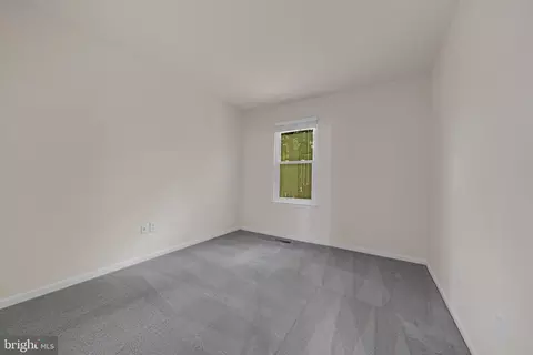 Bedroom - 9120 Galbreth Ct, Springfield, VA 22153 photo 3 of 6