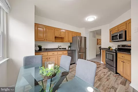 Kitchen - 9120 Galbreth Ct, Springfield, VA 22153 photo 2 of 3
