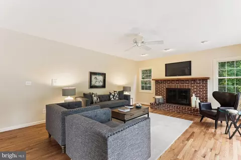 6626 Byrns Pl, Mclean, VA 22101 photo 13
