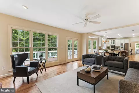 6626 Byrns Pl, Mclean, VA 22101 photo 12