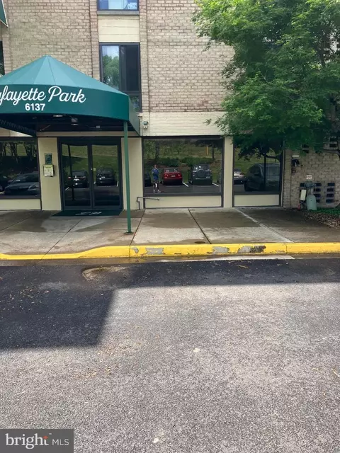 6137 Leesburg Pike #301, Falls Church, VA 22041