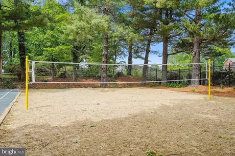 Exterior - 8380 Greensboro Dr #1012, Mclean, VA 22102 photo 9 of 18
