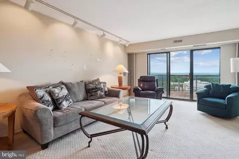 Living - 8380 Greensboro Dr #1012, Mclean, VA 22102 photo 1 of 5