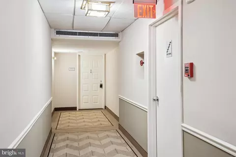 Entry Way - 8380 Greensboro Dr #1012, Mclean, VA 22102 photo 8 of 8