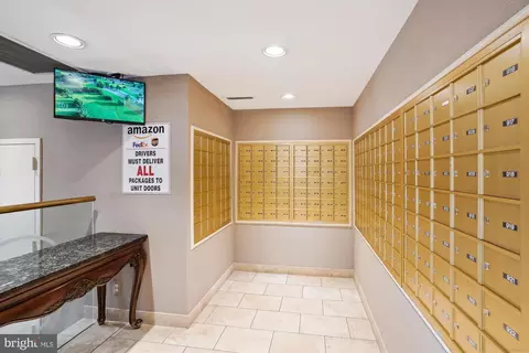 Entry Way - 8380 Greensboro Dr #1012, Mclean, VA 22102 photo 3 of 8