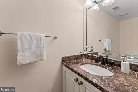 1641 International Dr #TH-20, Mclean, VA 22102 photo 20