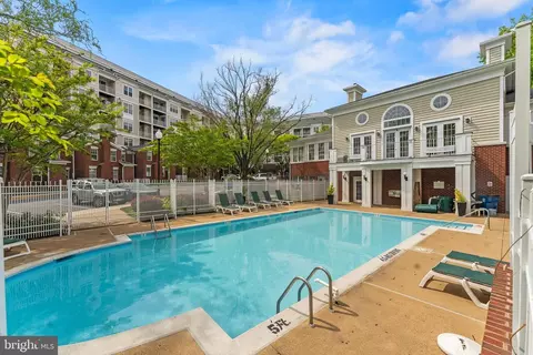 1641 International Dr #TH-20, Mclean, VA 22102 photo 39