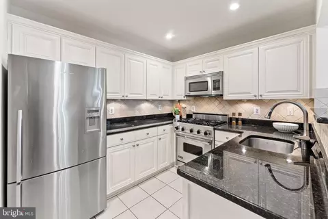 1641 International Dr #TH-20, Mclean, VA 22102 photo 15