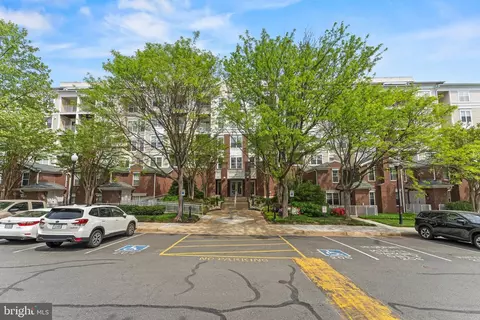 1641 International Dr #TH-20, Mclean, VA 22102 photo 53