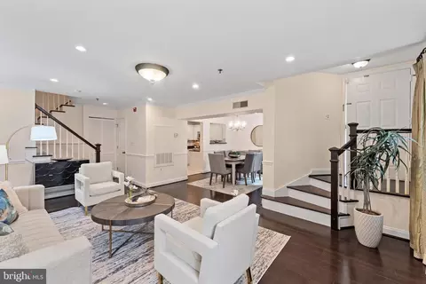 1641 International Dr #TH-20, Mclean, VA 22102 photo 4