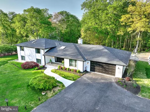 317 Springvale Rd, Great Falls, VA 22066