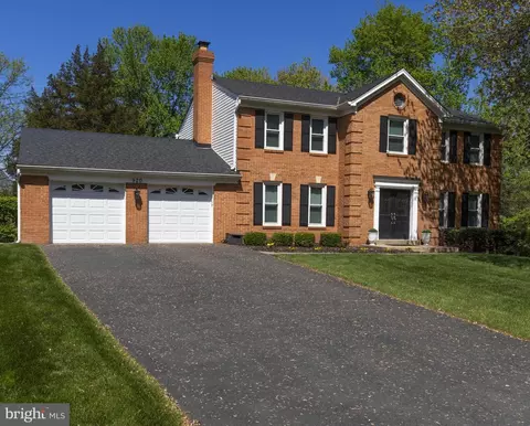 920 Holly Creek Dr, Great Falls, VA 22066